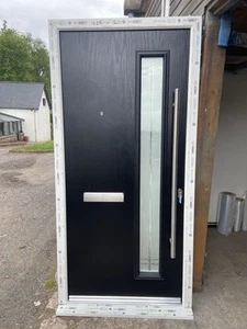 NEW MODERN STYLE BLACK FRONT DOOR IN A WHITE UPVC FRAME 1025-2110 NEW - Picture 1 of 5