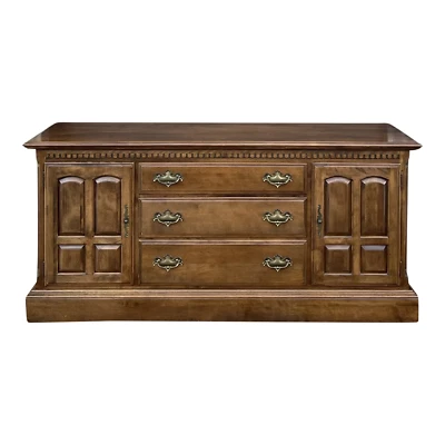 1970s Ethan Allen Classic Manor Traditional Solid Maple 3 Drawer Buffet 15-6026 - Image 1 of 4