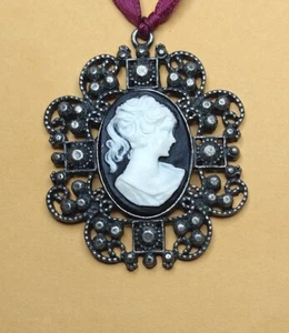 Vintage Black Cameo Ribbon Pendant Estate - Picture 1 of 3
