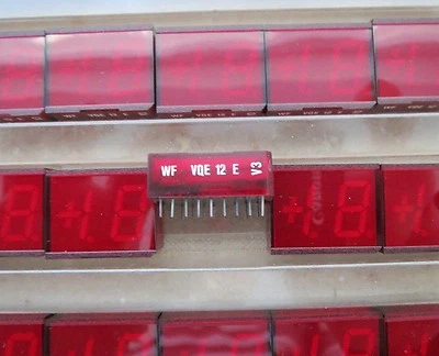 Pantalla LED 30 piezas VQE12E de 7 segmentos roja 1,5 dígitos VQE12 pantalla de 1,5 dígitos roja Foto 1 de 4