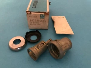 GM LOCK SERVICE PACKAGE NEW GM # 12398556 - Picture 1 of 2