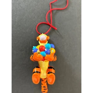 "Bolas de sujeción de 3"" con adorno navideño Disney Tigger" - Imagen 1 de 6