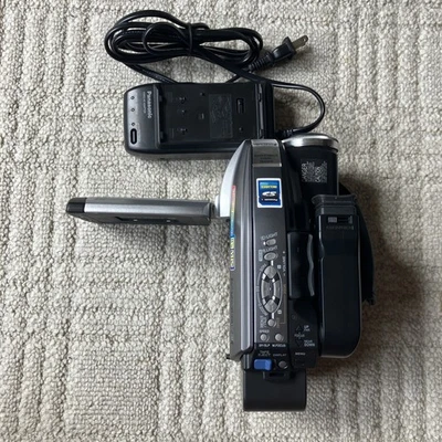 Panasonic PV-L452D VHS-C Video Camcorder 750x Digital Zoom VCR Bundle TESTED - Image 1 of 4