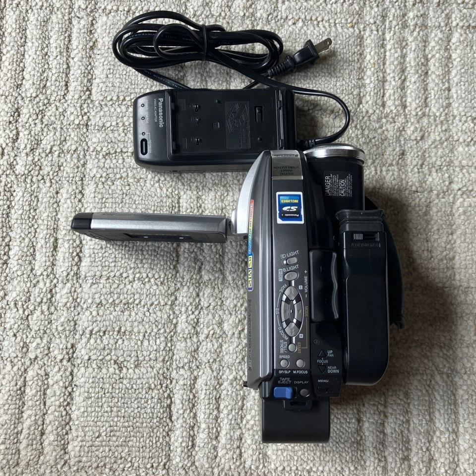 Panasonic PV-L452D VHS-C Video Camcorder 750x Digital Zoom VCR Bundle TESTED - Image 1 of 4