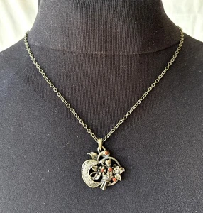 Vintage Fall Pumpkin Pendant Necklace Autumn Flowers Brass Rustic Cottagecore - Picture 1 of 3