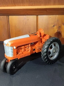Vintage 10" Hubley Heavy Duty Orange Tractor No Front Loader/Bucket Very Good 10 - Picture 1 of 10