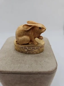 Vintage Estee Lauder RABBIT Cinnabar Solid Perfume Compact Bunny 1.5" - Picture 1 of 7