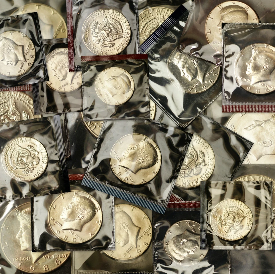 1980 1981 1982 1983 1984 1985 1986 1987 1988 1989 P+D Kennedy Mint Set of 20 - Image 1 of 1