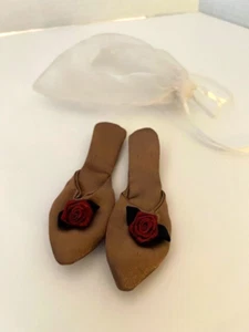 Avon Set of Satin Sachet Slipper Shoes Brown with Roses NEW Adorable AVON - Picture 1 of 2