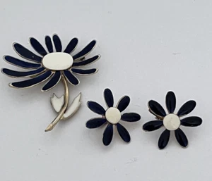 Vintage Emaille Blume Gänseblümchen Pin Brosche & Clip On Ohrringe Set Marineblau & Weiß MCM - Bild 1 von 6