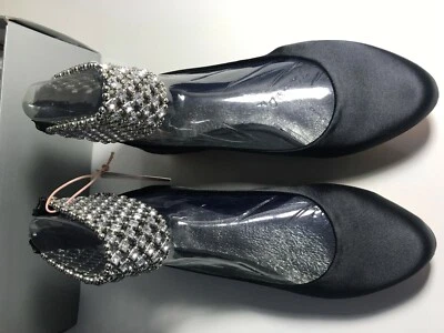 Zapatos planos ZiGiny Hostile negros satinados para mujer talla 6M parte superior de seda/suela de cuero/fondo Foto 1 de 4