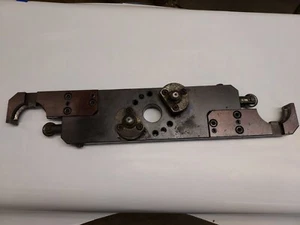 KURAKI KV-700 KV700 CNC MILL TOOL CHANGER ATC CAROUSEL TOOL HOLDER/CHANGER ARM.  - Picture 1 of 8