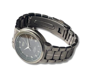 Reloj SEIKO Titanio Solar 5K22-0A20 Esfera Negra Fecha 34 mm Hombres de Japón BNB - Imagen 1 de 11