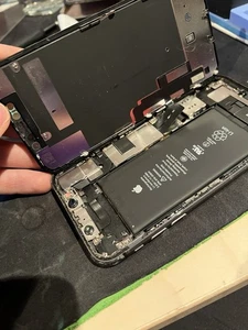iPhone 11 64GB Crack Front And Back No Face ID - Photo 1 sur 8