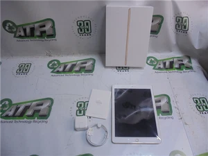Apple iPad 5th Gen A1822 Tablet A9 2GB RAM 32GB Rose Gold WiFi Only - Picture 1 of 6