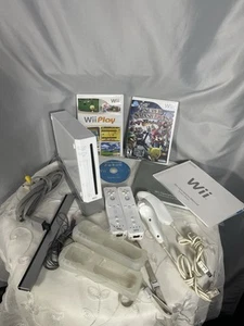 Nintendo Wii Console RVL-001 USA White Bundle Controllers 3 Games Tested Works - Picture 1 of 12