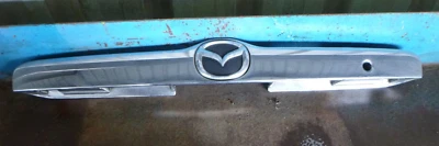 Decoración de puerta trasera Mazda Tribute 01-6/06 Foto 1 de 3