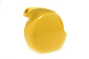 "Jarra de disco vintage Fiestaware Fiesta HLC amarillo brillante 5,75" - Imagen 1 de 4