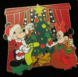 Prendedor Disney A New England Navidad Sorpresa Lanzamiento Fab 3 Mickey Mouse Pluto ** - Imagen 1 de 1