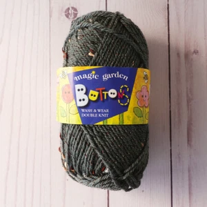 Magic Garden Buttons ~ Lot of 24 ~ #902 Grey Tweed ~ Soft Baby Yarn ~ NZ Wool - Picture 1 of 4