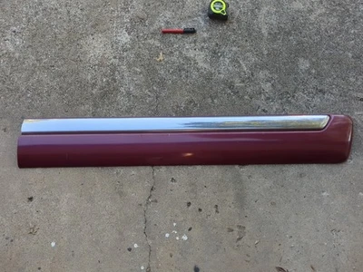 00-06 GMC Yukon XL Passenger Front Side Molding Exterior door Trim - Maroon - Image 1 of 4