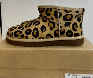 Botas UGG Para Mujer US 6 Clásicas Ultra Mini Manchadas Sin Cordones Naturales ~ NUEVAS En Caja - Imagen 1 de 15