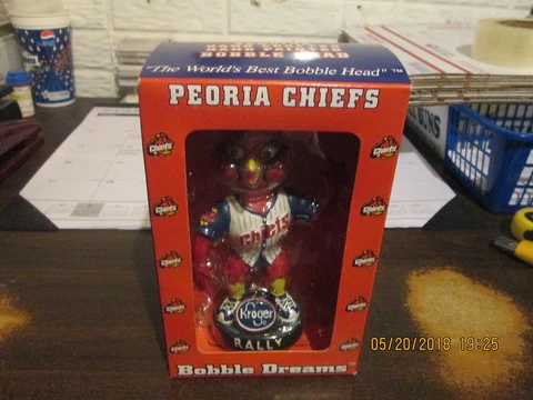 Midwest League Peoria Chiefs SGA NIB Vintage 2002 #00 Rally Redbird Bobblehead Cover