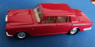 Vintage 1976 Red Eligor Rolls Royce Silver Shadow  1:43 Diecast Car 1047 France - Image 1 of 4