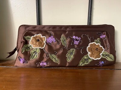 Cartera sin asas de noche marrón satinado con apliques de lentejuelas florales con cuentas de Avon de colección Foto 1 de 4
