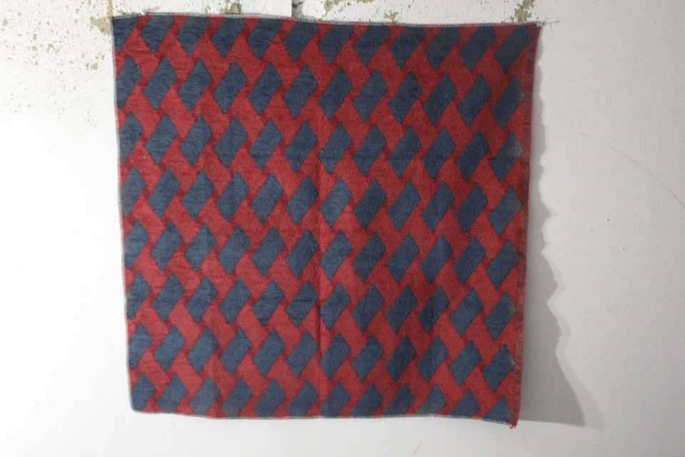 Lee Jofa, Paralelogramo, Geométrico, 26.50" W X 25.50" L, Color Azul y Rojo Foto 1 de 1