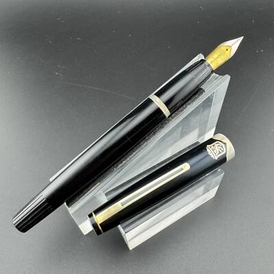 Ferme Custom No. 7 Resin Fountain Pen 18K Gold Fine Nib - Image 1 of 4