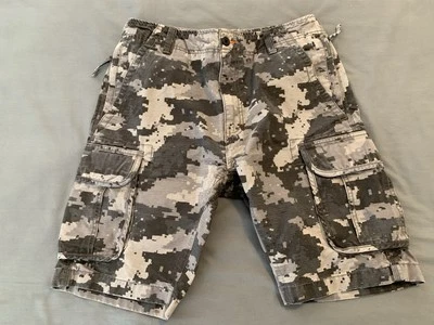 L.L. Bean Canvas Camo Cargo Shorts Men's 34 (32x9 fit) Tactical Outdoors #290367 - Image 1 of 4