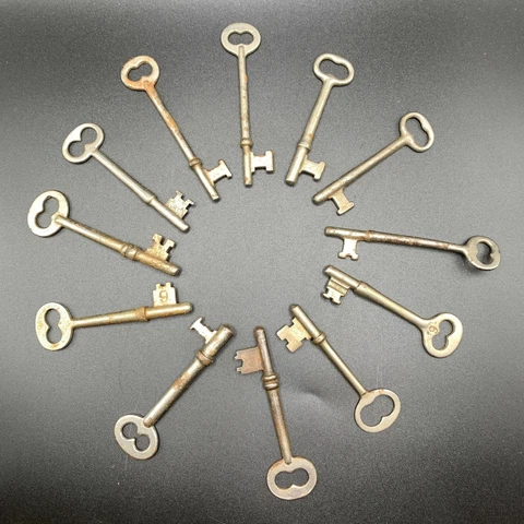 Antique lot of 12 skeleton keys steel iron around 3"  mixed lot silver Cover