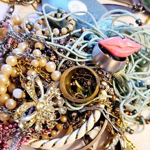 Lot de bijoux vintage à porter détourner ou restaurer - lbb0277 - Foto 1 di 5