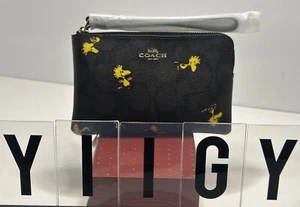 πΌπ¦ Coach C4588 πΌπ¦ Peanuts Woodstock Signature Brown Wristlet Bag πΌ D9 - Picture 1 of 12