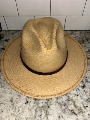 Sombrero de playa de paja Woolrich fibras naturales para hombre banda de cuero grande luz de verano Foto 1 de 4