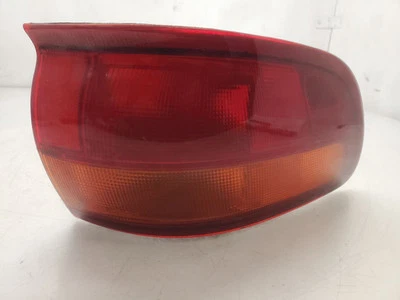 Luz trasera montada en panel cuarto trasero derecho Toyota Previa, 91-97, 81550-95D01 Foto 1 de 4