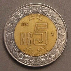 1992 Mo Mexico 5 Pesos Coin - Bi-Metallic - Motifs from Aztec Sun Stone - Picture 1 of 2