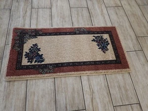 Türkische maschinell hergestellte Türmatte Teppich - Bild 1 von 5