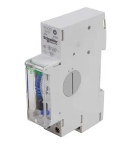 Schneider Acti9 230V AC 16A 24 Hour Analogue Time Switch (K) - Picture 1 of 2