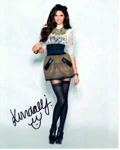 KENDALL JENNER signed autographed 8x10 photo - Picture 1 of 1