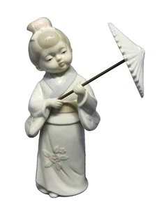 Vintage Japanese Kimono Girl Figurine Statue With Porcelain Umbrella - Picture 1 of 12