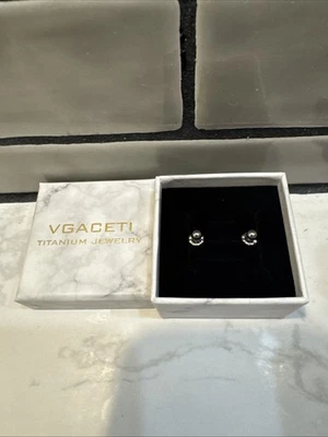 Aretes de bola de titanio 100 % sólido de VGACETI Foto 1 de 4