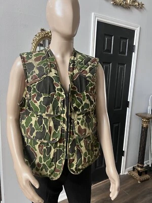 Vintage 70's JC Penney duck camo hunting shooting vest Large - Image 1 of 4