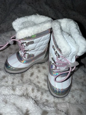 Girls Winter Snow Boots white/pink Totes Brand Size 5 - Image 1 of 3