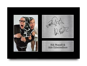Rik Mayall Signed Pre Printed Autograph A4 Photo Gift For a Bottom Fan - Picture 1 of 24