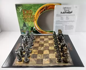 2002 The Lord of the Rings FELLOWSHIP OF THE RING Chess Set Game PARKER BROTHERS - Picture 1 of 16