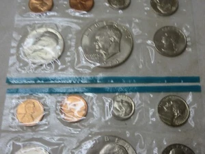 United States Mint Uncirculated Sets 1974(2) 1977(2) 1776-1976(1) - Picture 1 of 11