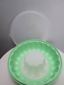 Tupperware Green Jello Mold - Picture 1 of 4
