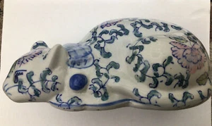 Chinesische Vintage Porzellan Katze - bemalte Figur, blaues Band - Bild 1 von 6